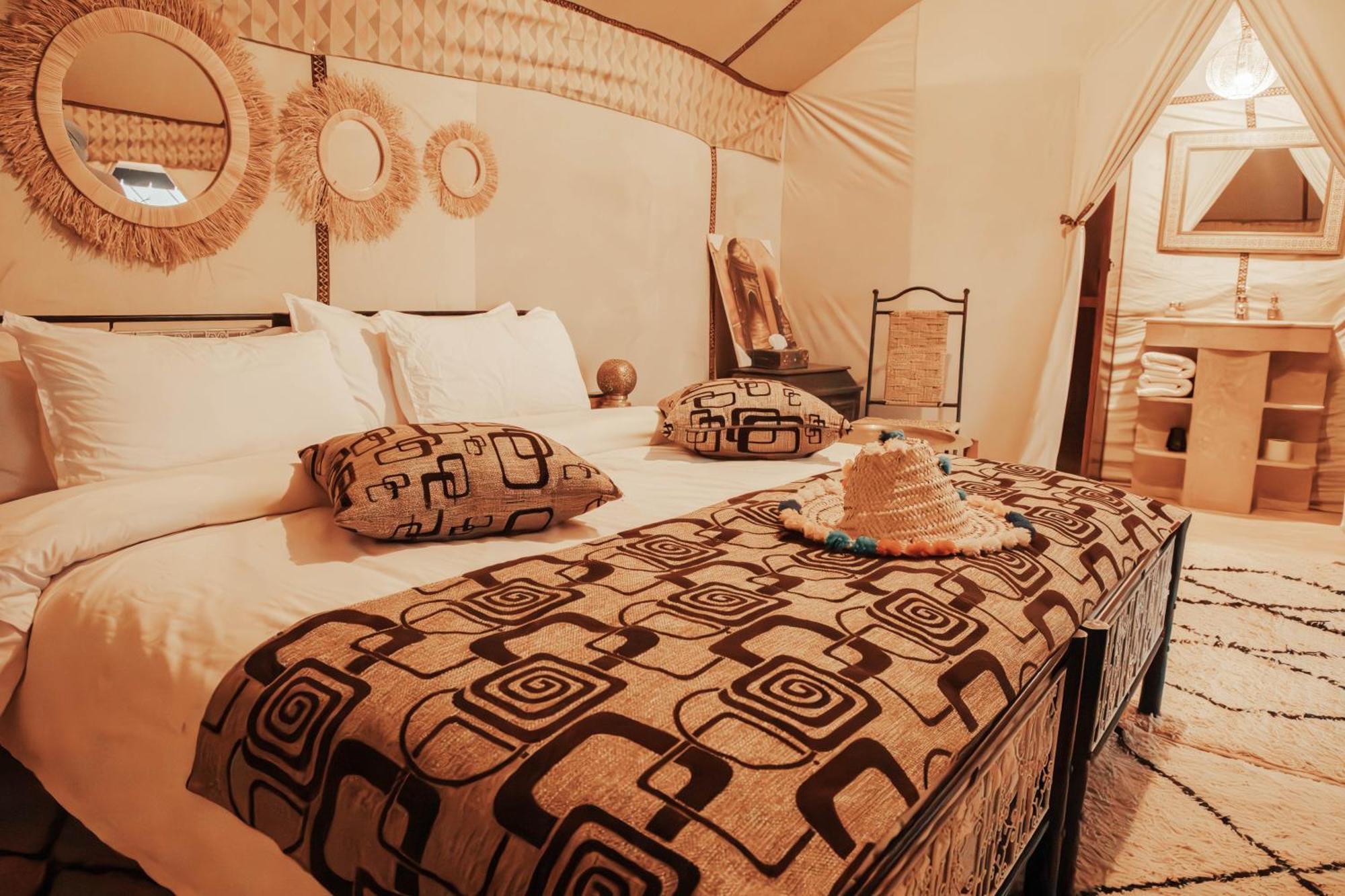 Merzouga Moonlight Desert Camp ภายนอก รูปภาพ