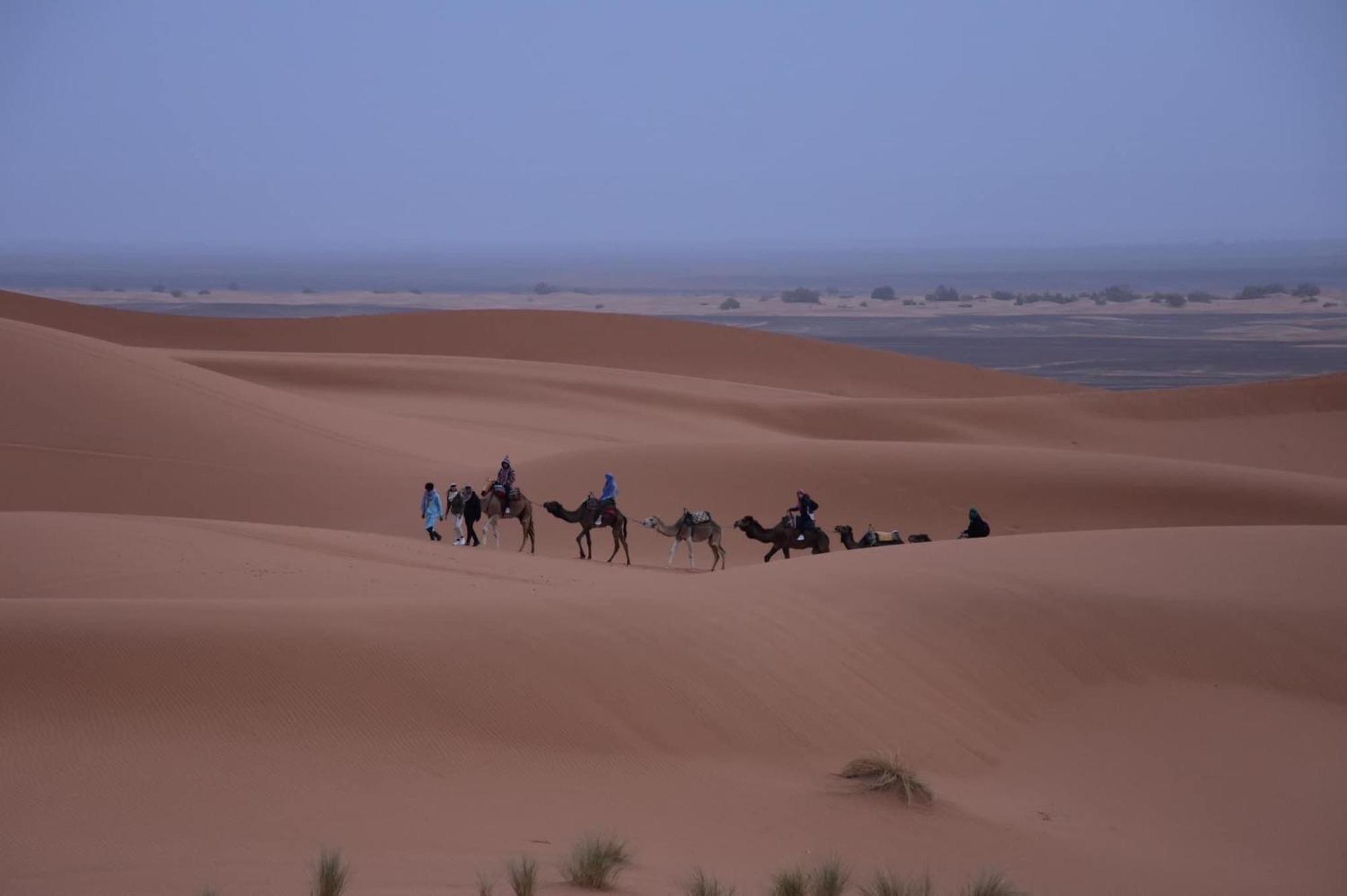 Merzouga Moonlight Desert Camp ภายนอก รูปภาพ